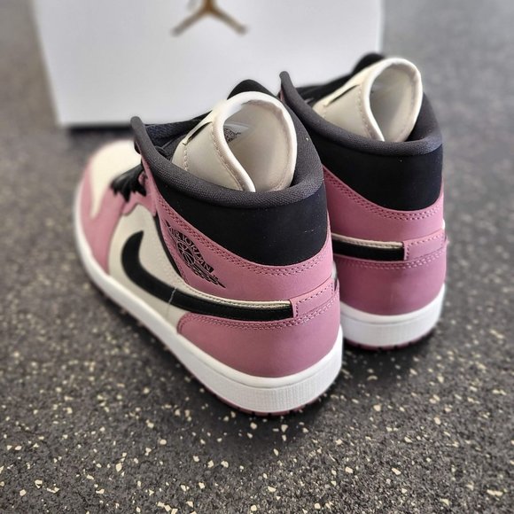 Nike Air Jordan 1 Mid Light Mulberry White Black Size 9W DC7267-500 - Picture 4 of 8